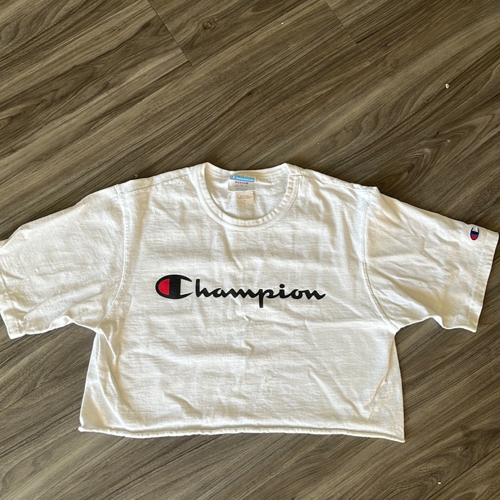 Cropped champion shirt